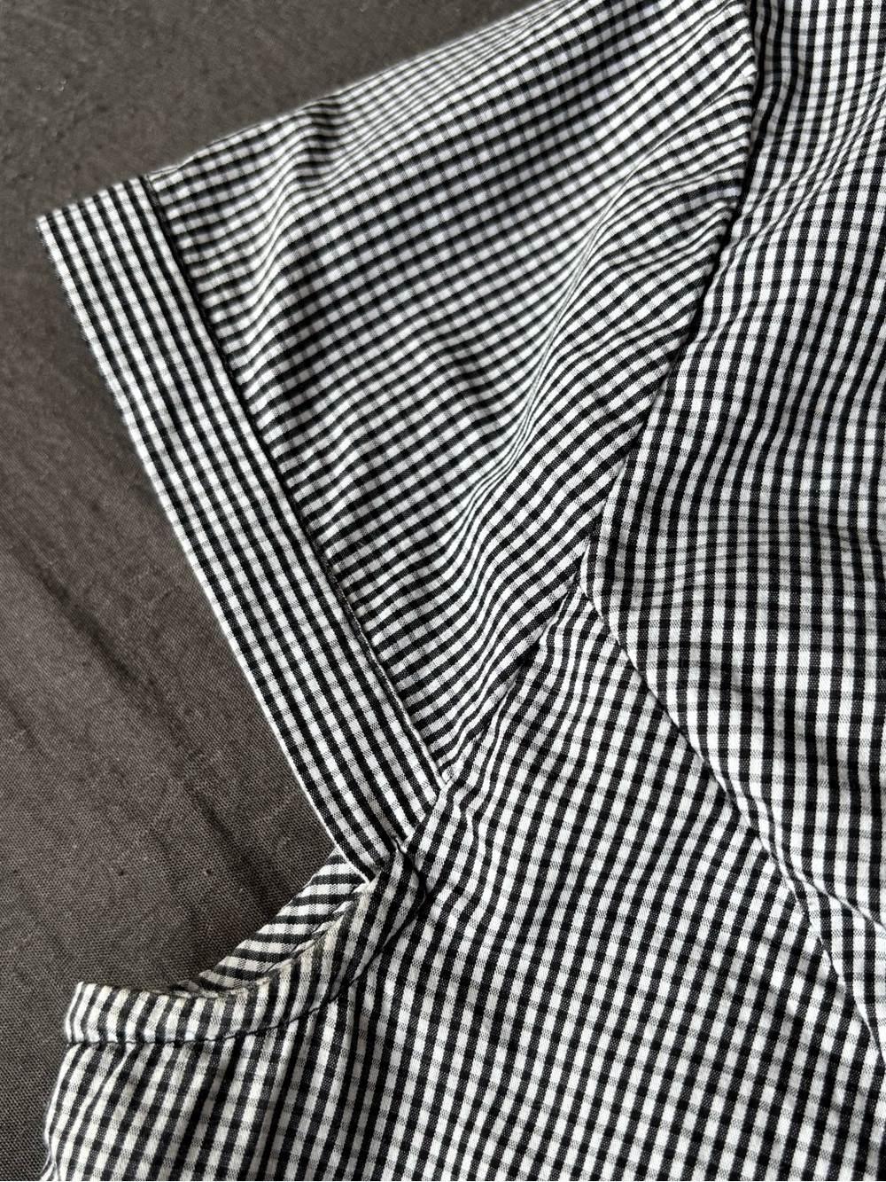 REITMANS Petites Short Sleeve Black|White Mini Plaid Blouse - Picture 7 of 7